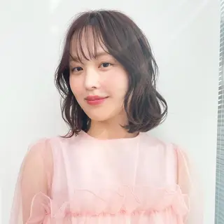 ミディアム 金本麗美　ボブパーマ グレージュ/オリーブのヘアスタイル