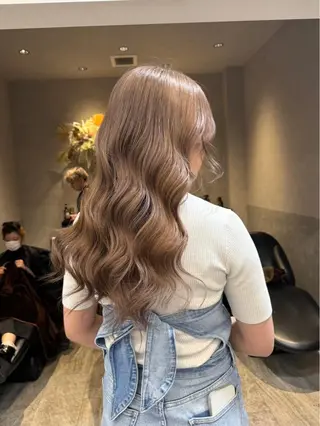 ロング カラー Lond Le'a /ハイトーンカラーのヘアスタイル