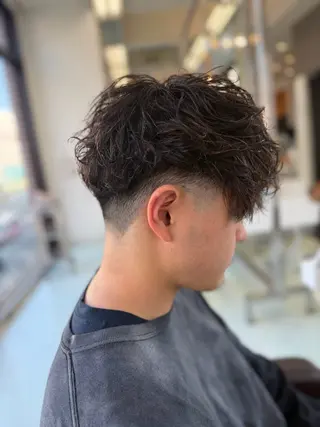 ショート wil西宮レイヤー 西村徹のヘアスタイル