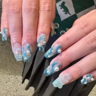 ネイル RIEKO🍒 ワンホン♡推しネイルのネイルデザイン