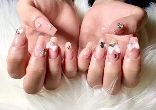 ネイル NekoNailsalon所属・グエン アンのネイルデザイン