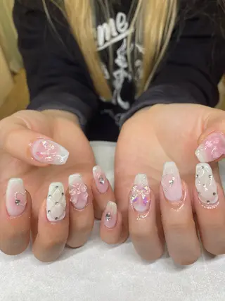 ネイル 楢本 彩耶のネイルデザイン