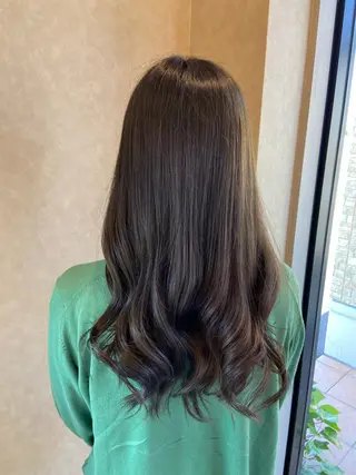 カラー 小林 亜紀のヘアスタイル