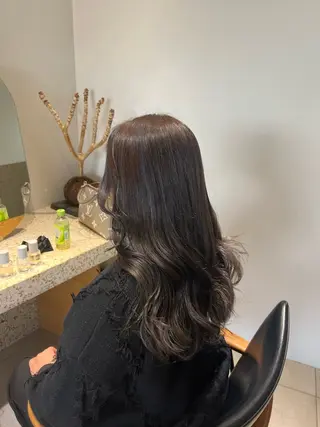 ロング カラー three所属・🦄今西 利音🦄のヘアスタイル