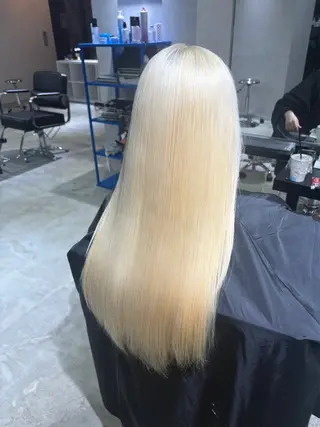 ロング カラー ★デザインカラー ハイトーン ももか★のヘアスタイル