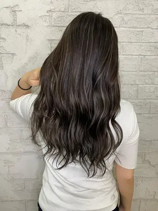 セミロング 🇺🇸ハイライト特 化美容師🇺🇸漆沢のヘアスタイル