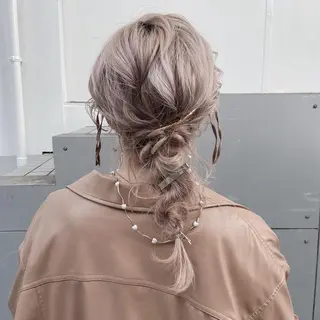 セミロング カラー ヘアアレンジ Mirai 🧸のヘアスタイル