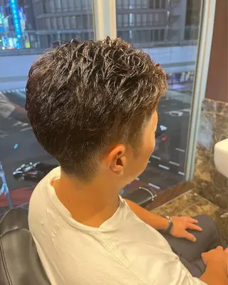 ショート パーマ メンズ 寺本 竜也のヘアスタイル