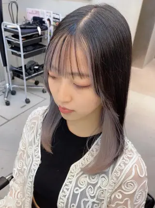 ミディアム カラー 岡野 静華のヘアスタイル