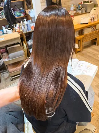 ロング 秋山 七海のヘアスタイル