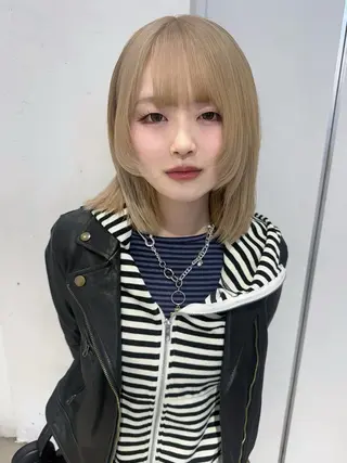 セミロング カラー ハイトーン/デザイン 🪐·˚⌖MIHOのヘアスタイル