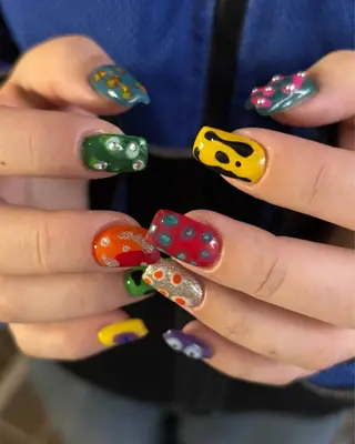 ネイル 🪐富島彩夏 /海外nail🪐のネイルデザイン