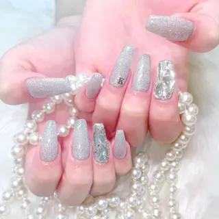 ネイル Go  Today シェアサロン 新宿Gratia店所属・杉山 栞のネイルデザイン