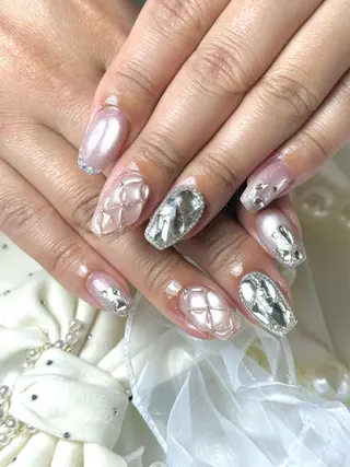 ネイル ルシイ🎀新宿長さ 出しパーツ専門店のネイルデザイン