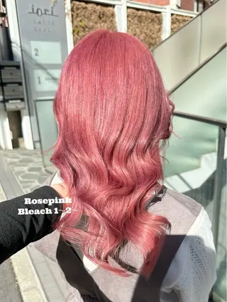 セミロング カラー salowin原宿iori所属・💋ハイトーンデザイ ンヘア💋A'nyuのヘアスタイル