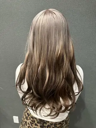 ロング カラー arika オケシ　リョウダイのヘアスタイル