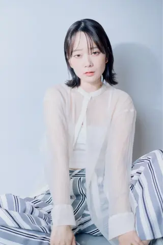 ミディアム 山口 恋のヘアスタイル