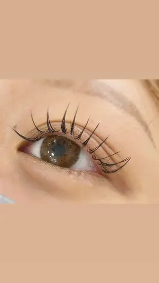 TRUNAIL&EYE所属・大野 眞初のマツエク・マツパデザイン