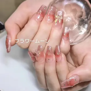 ネイル フラワー ムーンのネイルデザイン