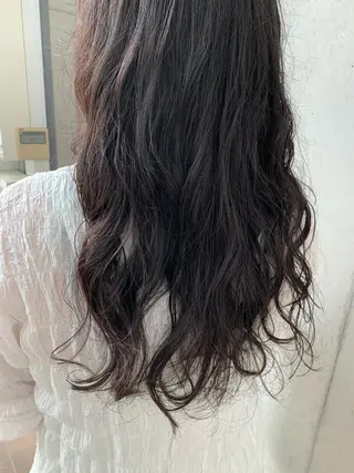 ロング パーマ Asti blanche所属・ブリーチなしWカラー /地毛風/小林凪沙のヘアスタイル