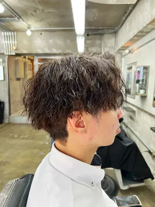 メンズ メンズパーマ特化サロンLond LOGAN所属・SEIYA メンズパーマ職人のヘアスタイル
