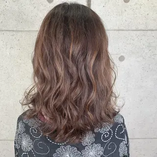 ミディアム カラー 福森 みずきのヘアスタイル
