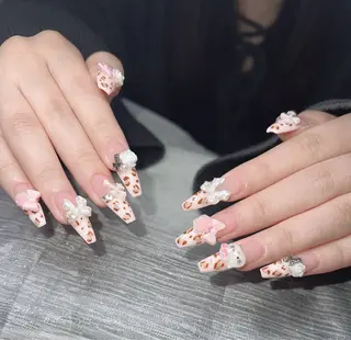 ネイル Lee Nailsのネイルデザイン