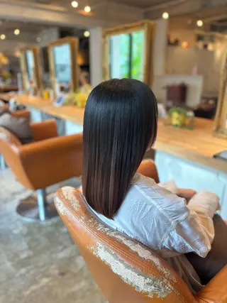 セミロング 髪質改善カラー ブラウン🤎YUMEのヘアスタイル