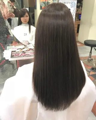 セミロング カラー ✨艶ブリーチカラー ✨四ノ宮裕己のヘアスタイル