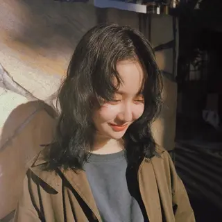 セミロング カラー fuwat所属・秋葉原でカラーする なら🐉ちぇーたんのヘアスタイル