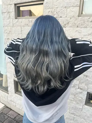 ロング カラー kisa nakajimaのヘアスタイル