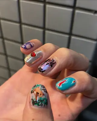 ネイル 🪐富島彩夏 /海外nail🪐のネイルデザイン