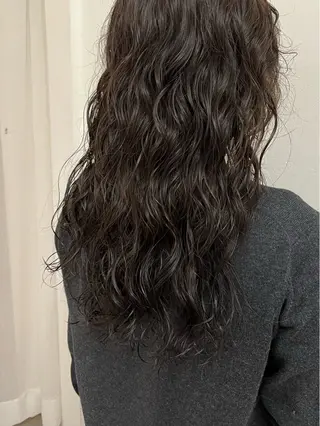 ミディアム カラー オリーブ/縮毛♡ Natsuno🩰のヘアスタイル