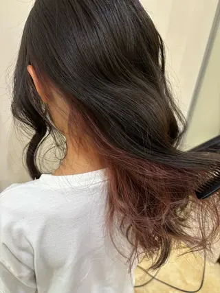 セミロング カラー 亀山 来未のヘアスタイル