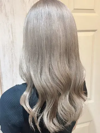 ロング カラー blau hair and care《ブラウ》所属・MARU.縮毛矯正 デザインカラーのヘアスタイル