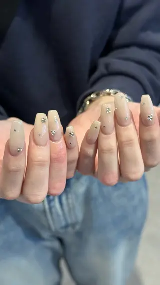 ネイル 🎀韓国レイヤー特化 🎀ベージュ/ミクのヘアスタイル