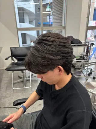 メンズ メンズ特化✨️ 韓国風パーマ🔥一八のヘアスタイル