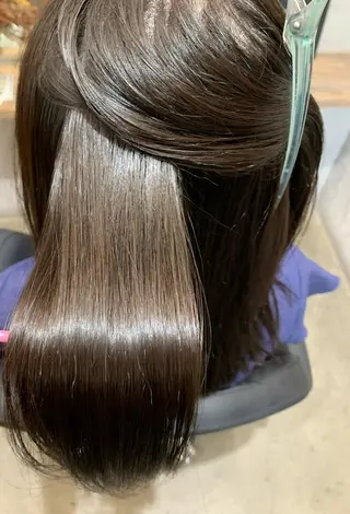 博多ブリーチ× 透明感/縮毛矯正のヘアスタイル