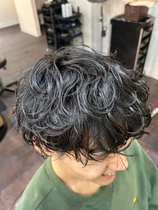 メンズ ルートプラス所属・‪✂︎‬TAIKI‪ パーマ/ハイライトのヘアスタイル