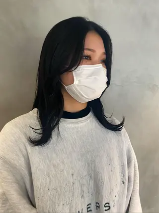 ミディアム 朝倉 南のヘアスタイル