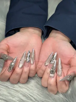 ネイル Momoka 🍑🎀のネイルデザイン