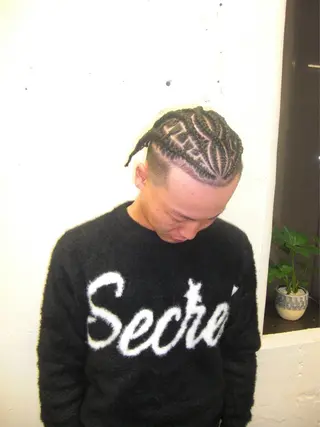 ヘアアレンジ メンズ コーンロウ／ブレイズ SYUのヘアスタイル