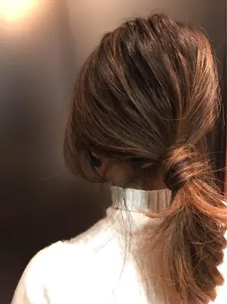 セミロング カラー 平 ちひろのヘアスタイル
