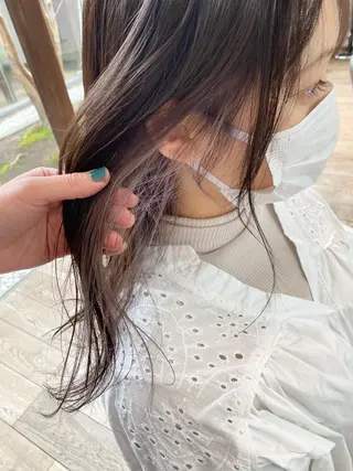 セミロング カラー 桑原 菜摘のヘアスタイル