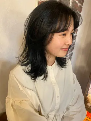 ミディアム sea's所属・ヒラカホ/矢場町/ ブリーチ/似合わせのヘアスタイル
