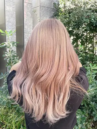 ロング カラー 京地 麻侑のヘアスタイル