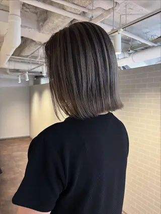 ショート カラー ヘアアレンジ グランルッソ所属・岡山× バレイヤージュカラーのヘアスタイル