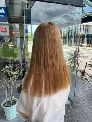 ロング alu所属・alu yuinaのヘアスタイル