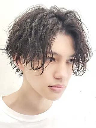 ショート パーマ メンズ 菅野 智敬のヘアスタイル