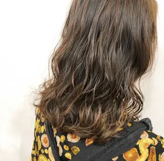 セミロング カラー 西山梨々【12/1〜 産休を頂きます🎀】のヘアスタイル